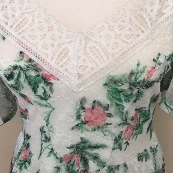 Disney Princess Cold Shoulder Fit Flare Dress Junior Medium - Picture 7 of 7